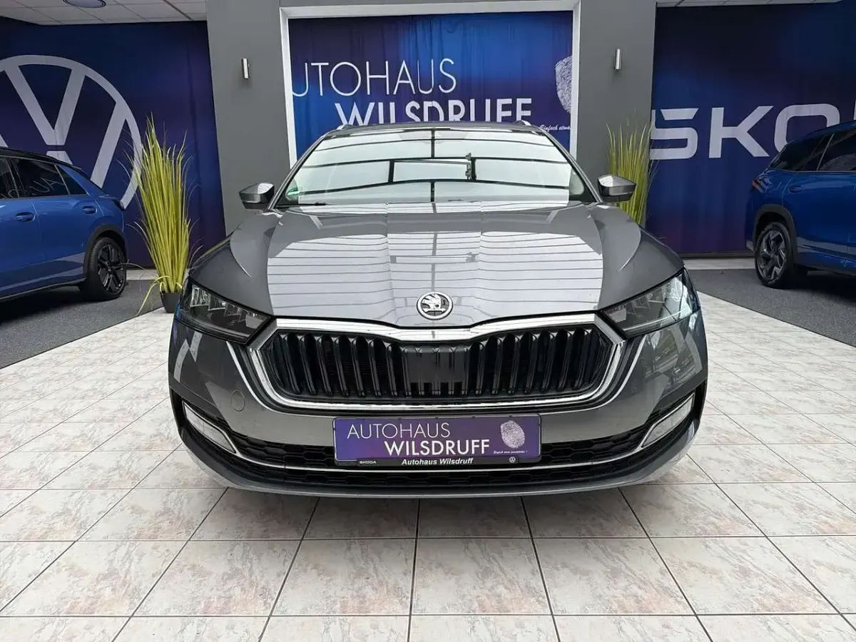 Gebraucht Skoda Octavia Style 150 PS (110 kW) 2024 Graphitegrau Kombi