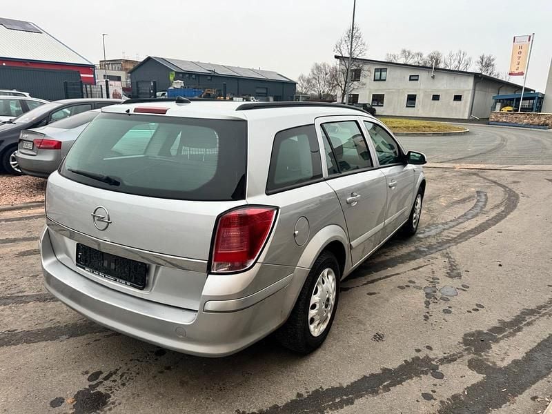 Gebraucht Opel Astra Edition 125 PS (91 kW) 2005 Silber Kombi
