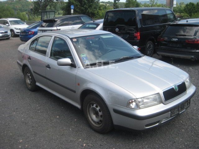 Silber Gebraucht 1997 Skoda Octavia Limousine | 555 € (Guter Preis) - Bild 1/4