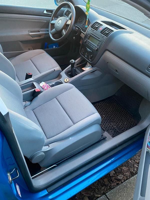Gebraucht VW Golf IV 2004 Blau Kleinwagen