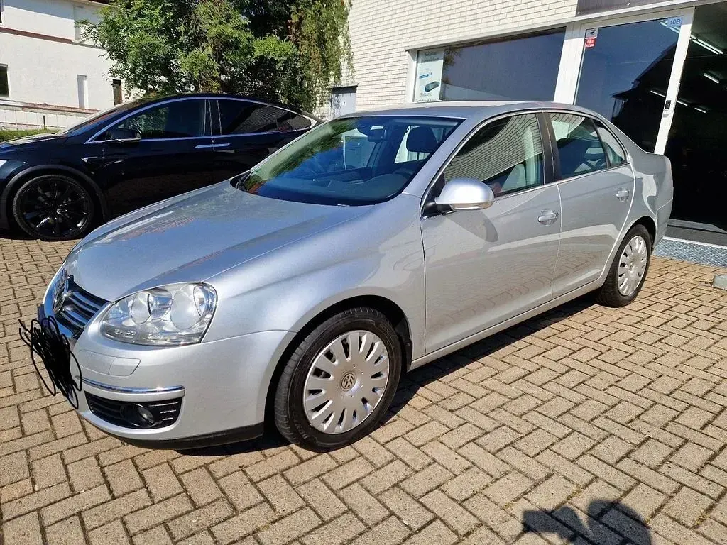 Gebraucht VW Jetta 105 PS (77 kW) 2006 Silber Limousine