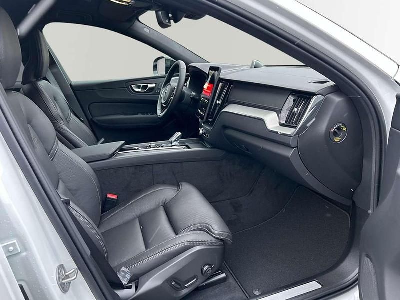 Neu Volvo XC60 Ultra 250 PS (183 kW) 2025 Metallic (weiss SUV