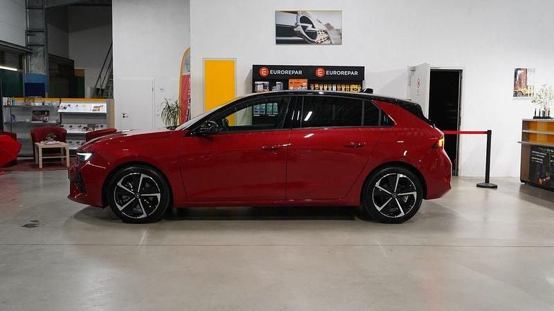 Gebraucht Opel Astra 136 PS (100 kW) 2024 Rot Limousine