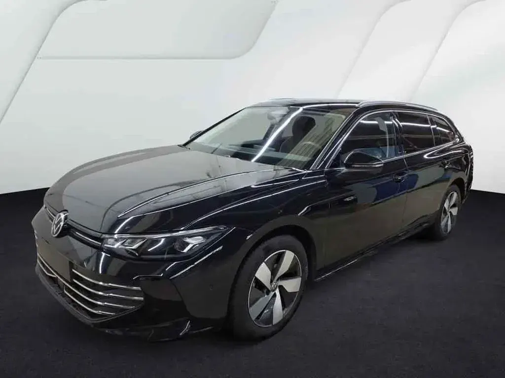 Usata VW Passat R 150 CV (110 kW) 2025 Nero Station wagon