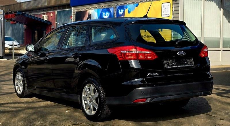 Gebraucht Ford Focus Business Edition 120 PS (88 kW) 2015 Schwarz Kombi
