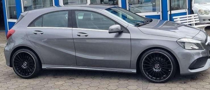Gebraucht Mercedes A180 Style 122 PS (89 kW) 2016 Grau Limousine