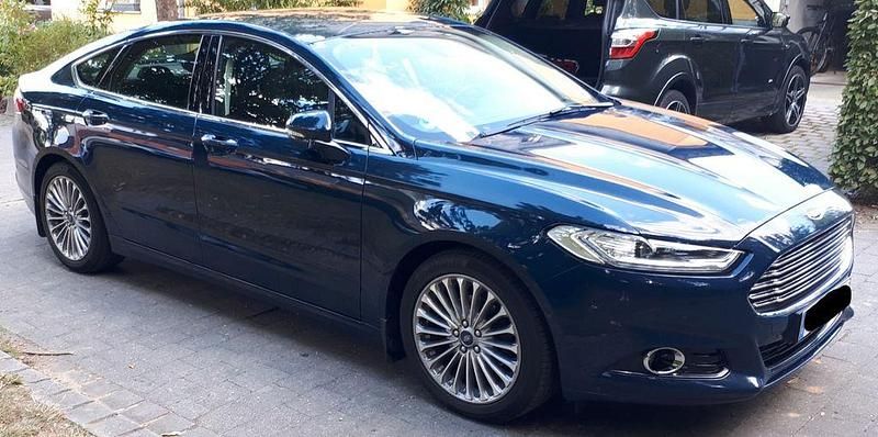 Gebraucht Ford Mondeo Titanium 209 PS (153 kW) 2015 Blau Limousine