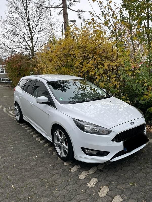 Gebraucht Ford Focus ST-Line 184 PS (135 kW) 2015 Weiß Kombi