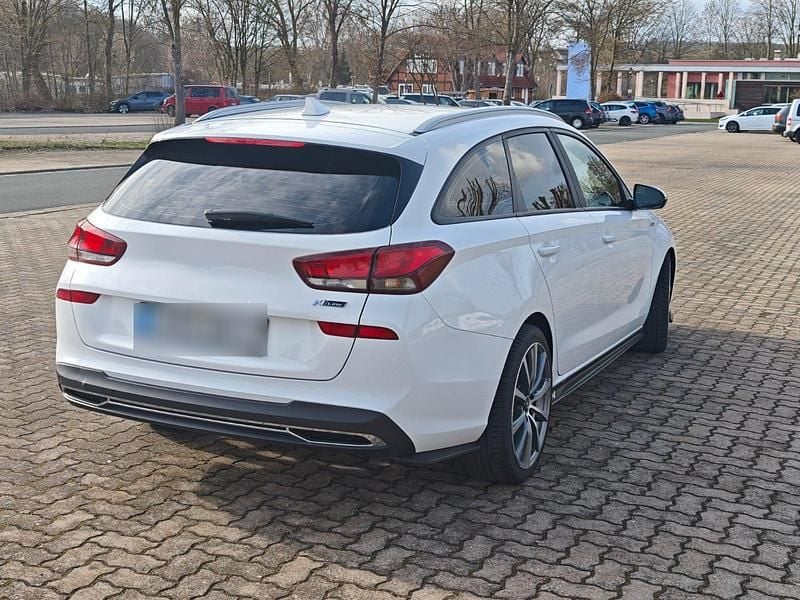 Gebraucht Hyundai i30 120 PS (88 kW) 2022 Weiß Kombi