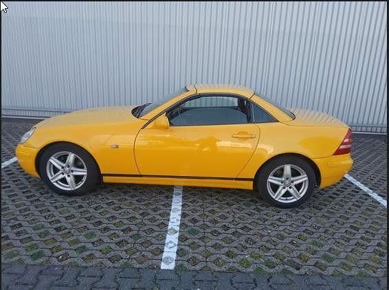 Gebraucht Mercedes SLK200 136 PS (100 kW) 1997 Gelb Cabrio