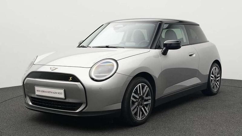 Grau Gebraucht 2024 Mini Cooper SE Classic Kleinwagen | 29.230 € (Fairer Preis) - Bild 1/4