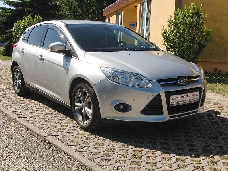 Gebraucht Ford Focus 125 PS (91 kW) 2012 Silber Limousine