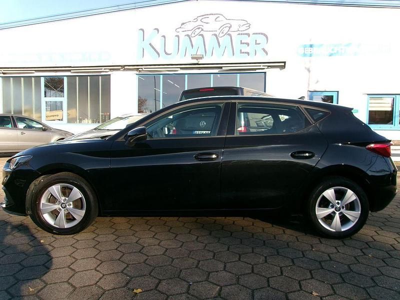 Schwarz Gebraucht 2021 Seat Leon Reference Limousine | 15.780 € (Guter Preis) - Bild 1/4