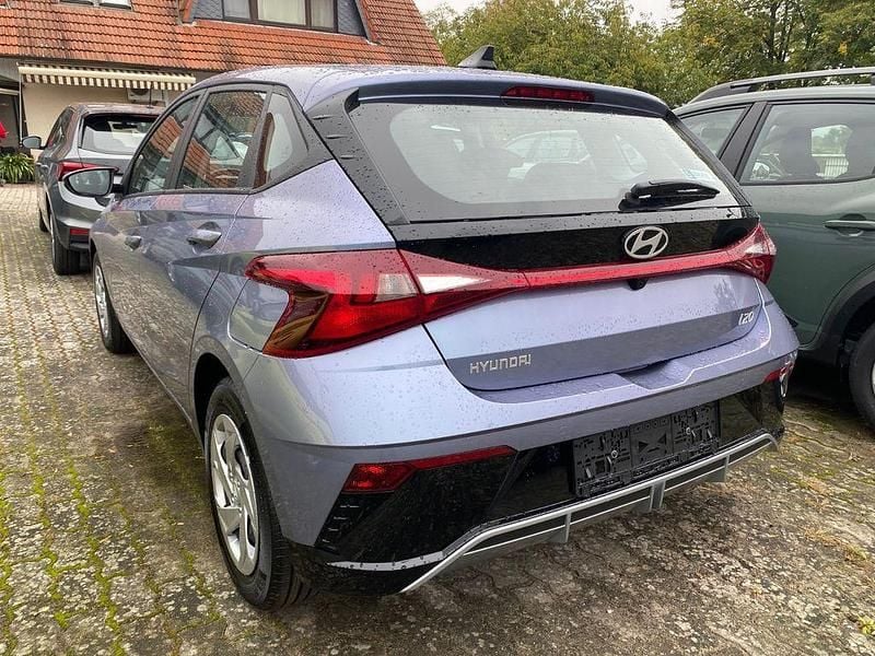 Gebraucht Hyundai i20 101 PS (74 kW) 2025 Blau Kleinwagen