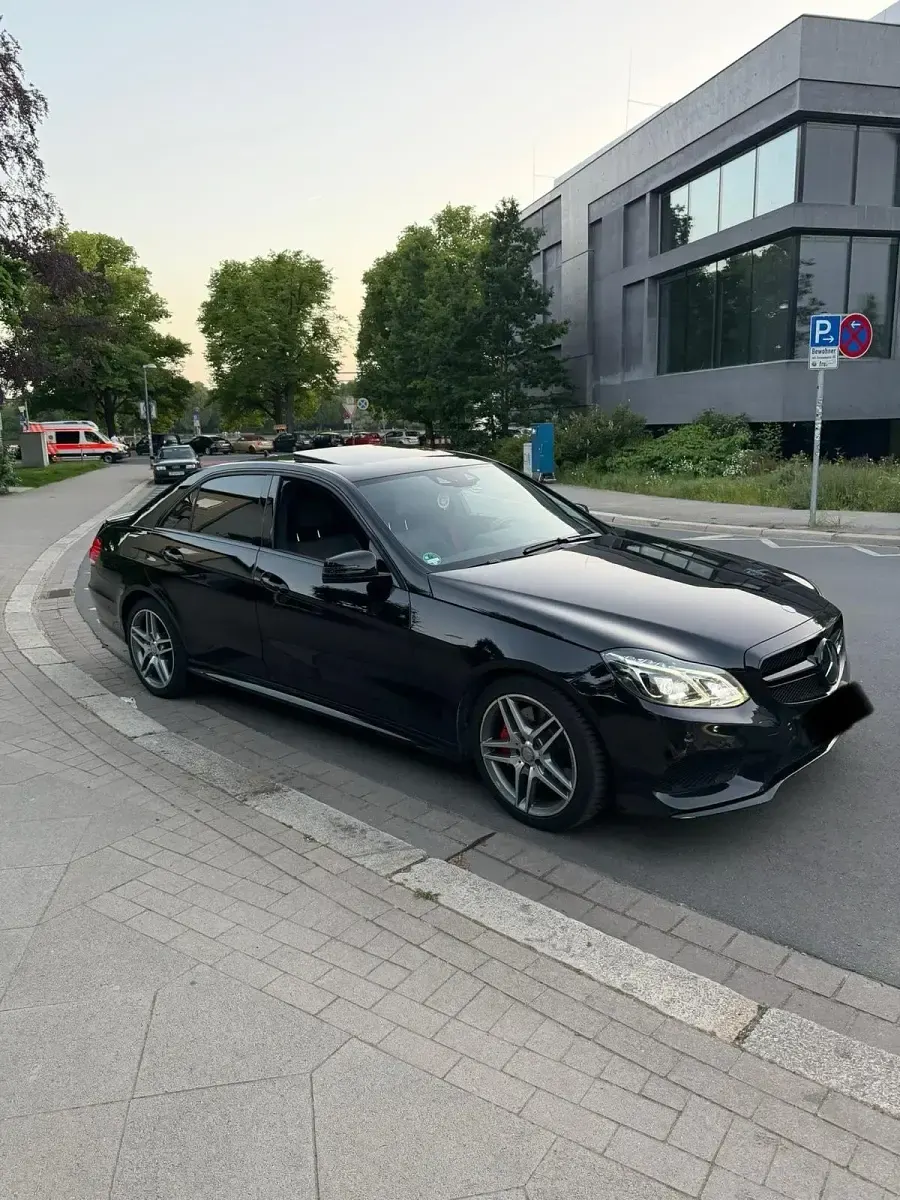 Gebraucht Mercedes E350 AMG line 258 PS (189 kW) 2016 Schwarz Limousine