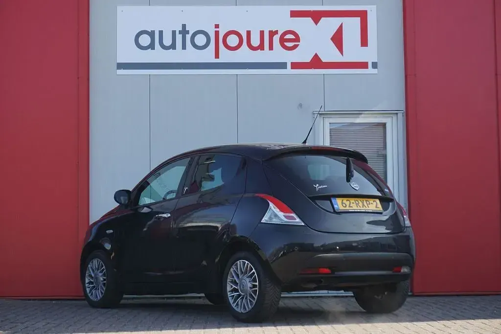 Gebraucht Lancia Ypsilon Silver 86 PS (63 kW) 2011 Schwarz Kleinwagen