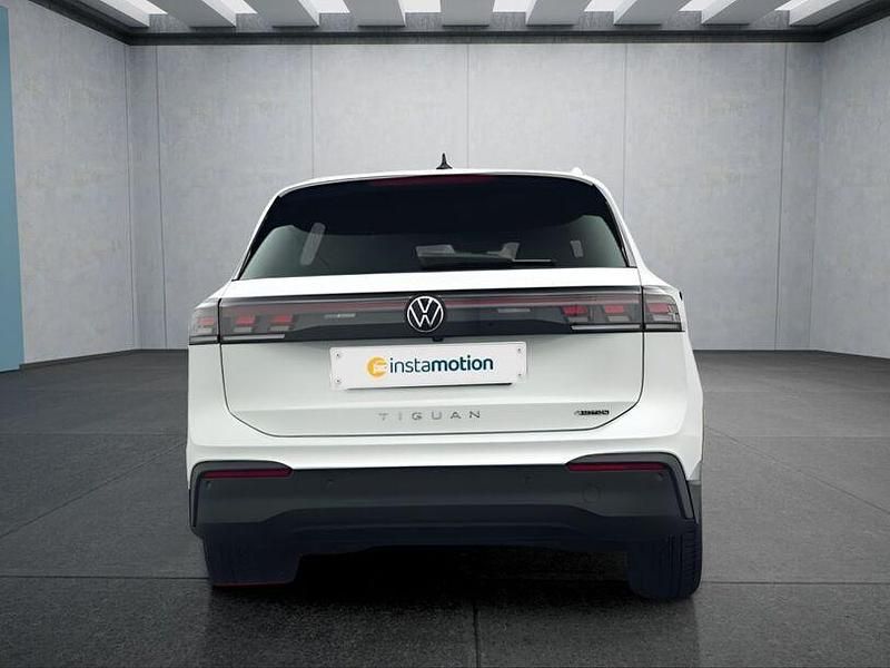 Gebraucht VW Tiguan 193 PS (141 kW) 2024 Weiß SUV