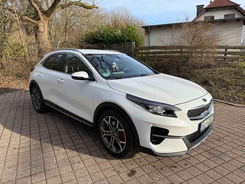 Weiß Gebraucht 2020 Kia XCeed Launch Edition SUV | 19.499 € (Fairer Preis) - Bild 1/4