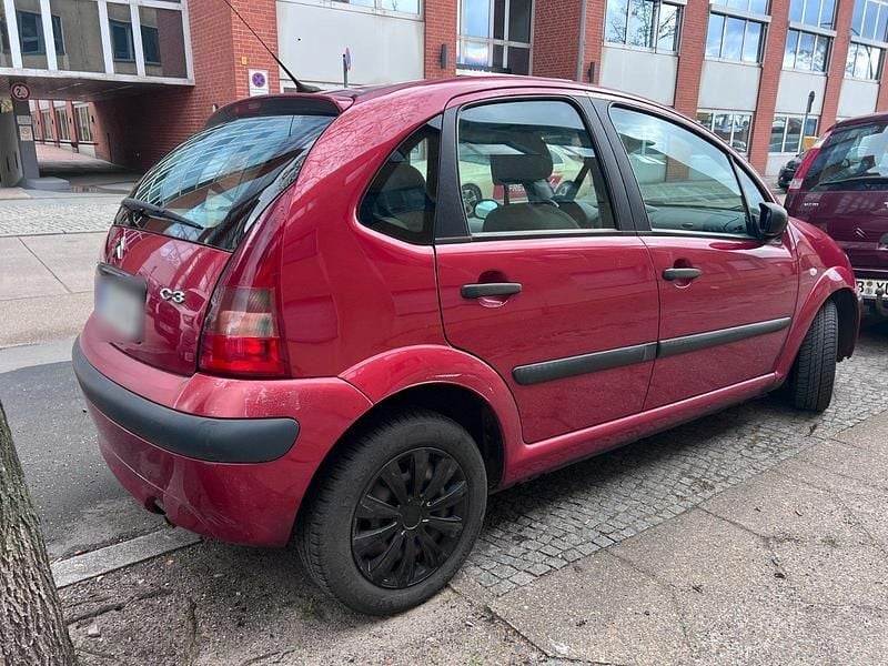 Second-hand Citroën C3 73 CP (53 kW) 2003 Roșu Hatchback