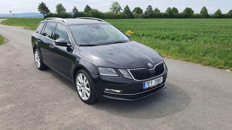 Schwarz Gebraucht 2017 Skoda Octavia Style Kombi | 14.000 € (Etwas zu teuer) - Bild 1/4
