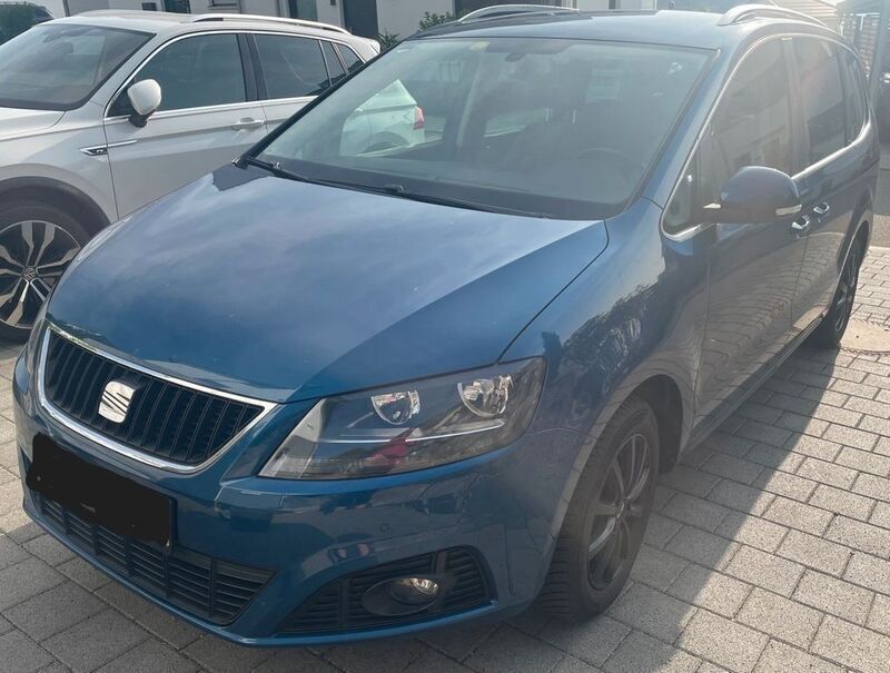 Blau Gebraucht 2014 Seat Alhambra Van / Kleinbus | 9.400 € (Guter Preis) - Bild 1/4