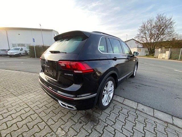 Gebraucht VW Tiguan R-line 150 PS (110 kW) 2021 Schwarz SUV