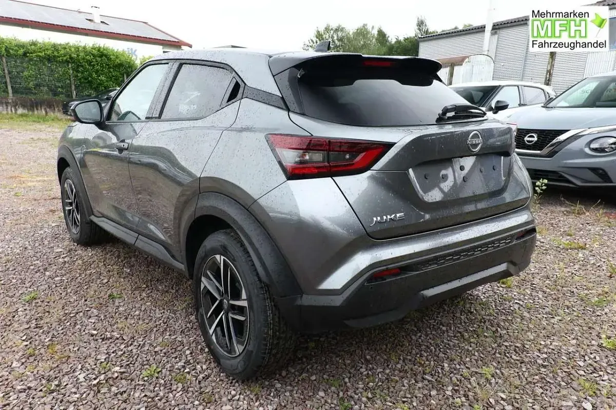 Neu Nissan Juke N-Connecta 114 PS (83 kW) 2025 Dark grey SUV