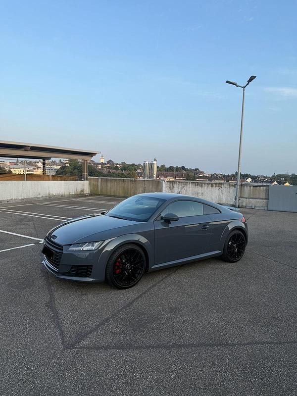 Grau Gebraucht 2014 Audi TT Coupé | 21.900 € (Fairer Preis) - Bild 1/4