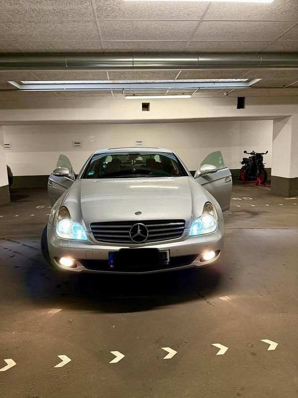 Gebraucht Mercedes CLS320 224 PS (164 kW) 2007 Silber Coupé