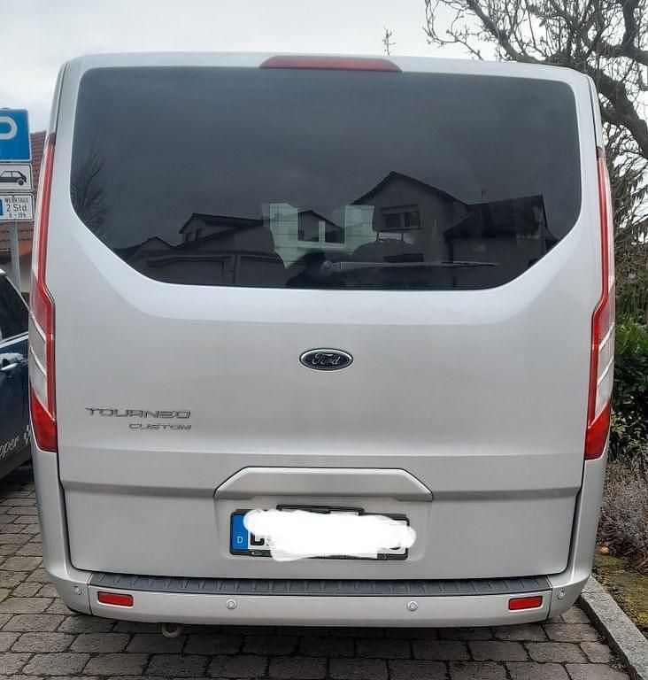 Gebraucht Ford Tourneo Limited 170 PS (125 kW) 2017 Silber Van / Kleinbus