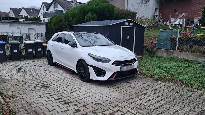 Gebraucht Kia Ceed GT 204 PS (150 kW) 2022 Andere farben Kleinwagen