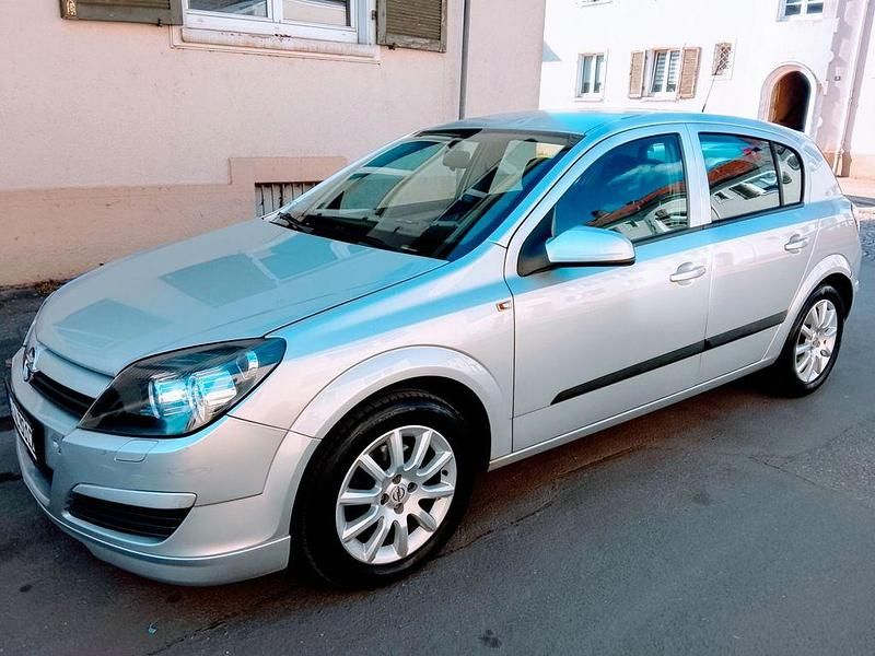 Gebraucht Opel Astra 105 PS (77 kW) 2005 Silber Limousine
