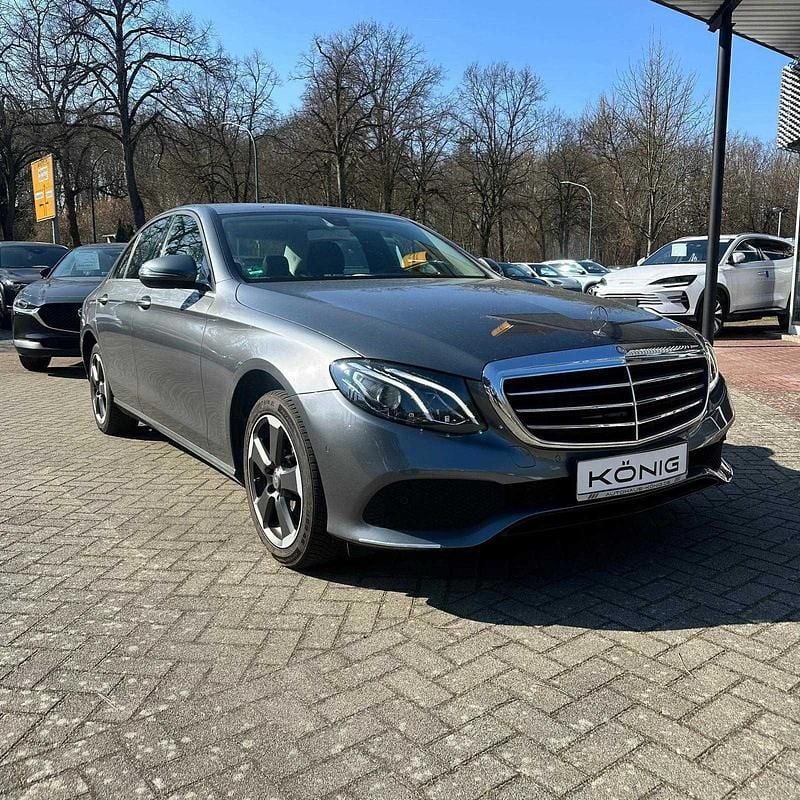 Gebraucht Mercedes E200 Elegance 184 PS (135 kW) 2017 Grau Limousine