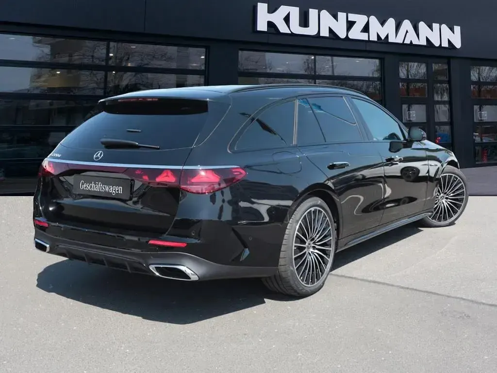 Gebraucht Mercedes E220 AMG 197 PS (144 kW) 2026 Unilack schwarz uni Kombi