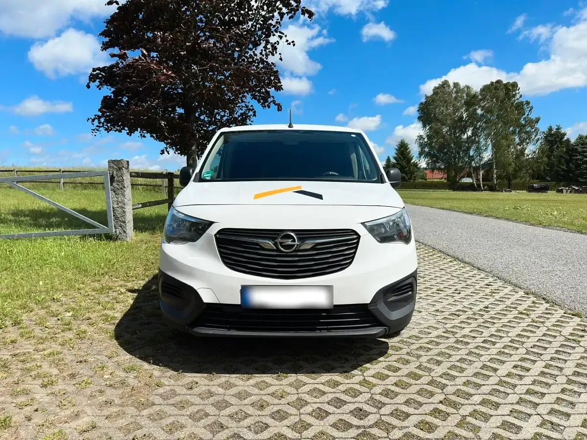Gebraucht Opel Combo 75 PS (55 kW) 2018 Weiß Van / Kleinbus