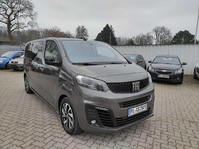 Grau Gebraucht 2022 Fiat E-Ulysse Lounge Van / Kleinbus | 48.990 € - Bild 1/4