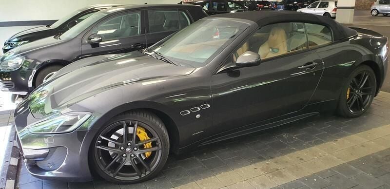 Grau Gebraucht 2015 Maserati GranCabrio Cabrio | 72.900 € - Bild 1/4