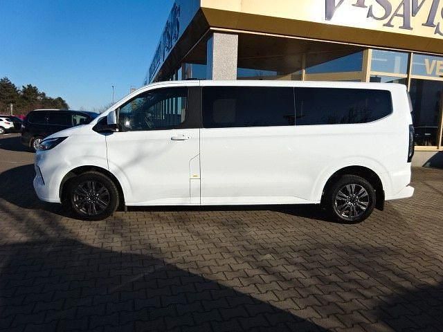 Gebraucht Ford Tourneo Titanium 170 PS (125 kW) 2024 Frostweiss Van / Kleinbus