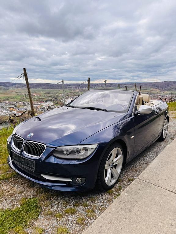 Gebraucht BMW 330 Cabriolet 245 PS (180 kW) 2012 Blau Cabrio