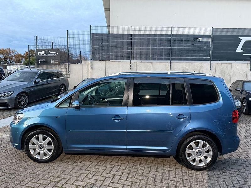 Gebraucht VW Touran Cup 105 PS (77 kW) 2015 Blau Van / Kleinbus