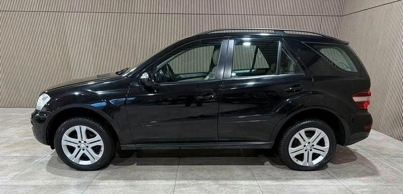 Gebraucht Mercedes ML320 224 PS (164 kW) 2008 Schwarz SUV
