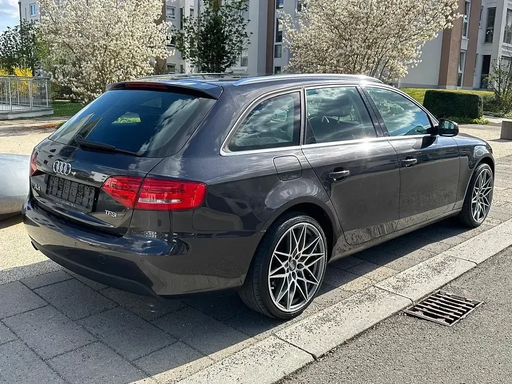 Gebraucht Audi A4 Ambition 120 PS (88 kW) 2010 Schwarz Kombi