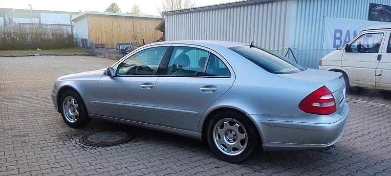 Gebraucht Mercedes E320 224 PS (164 kW) 2003 Silber Limousine