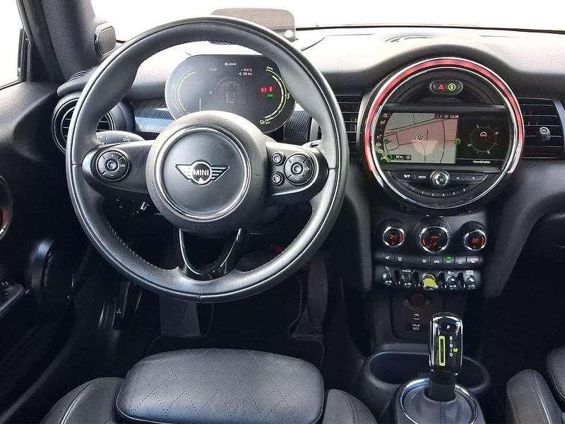 Gebraucht Mini Cooper SE 135 kW (184 PS) 2020 Midnight black metallic Kleinwagen