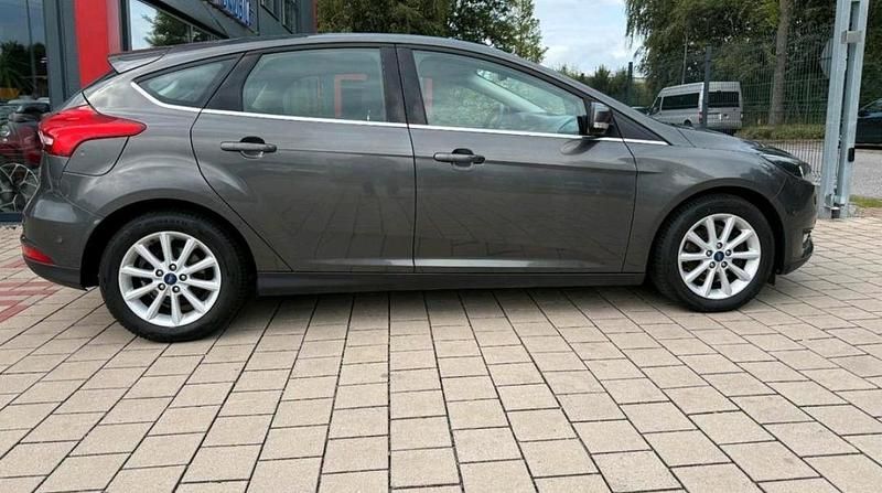 Gebraucht Ford Focus 149 PS (109 kW) 2016 Grau Limousine
