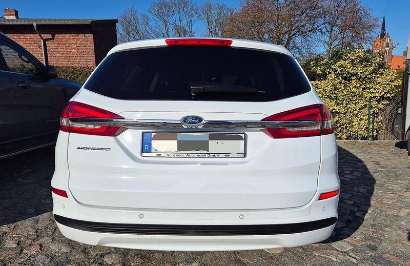 Gebraucht Ford Mondeo Titanium 150 PS (110 kW) 2018 Weiß Limousine