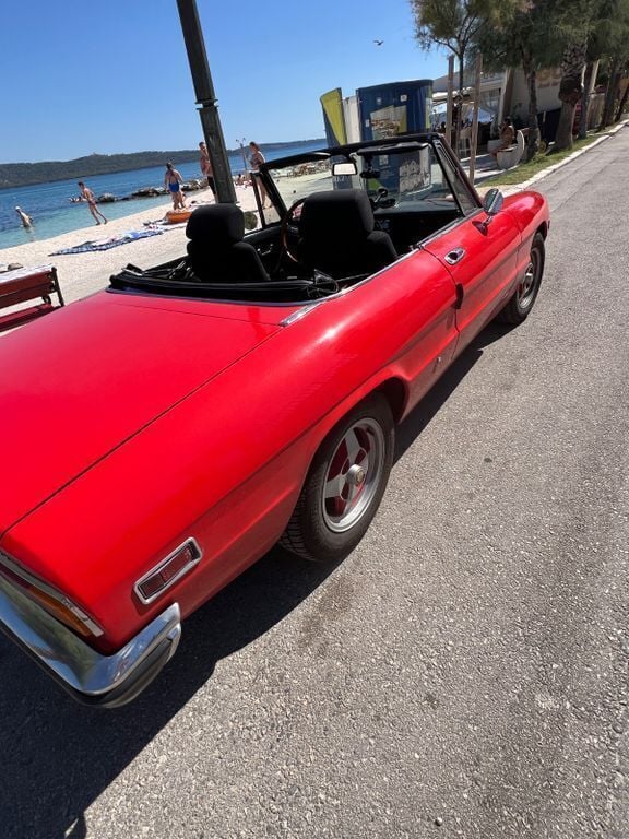 Gebraucht Alfa Romeo Spider Veloce 126 PS (92 kW) 1971 Rot Cabrio