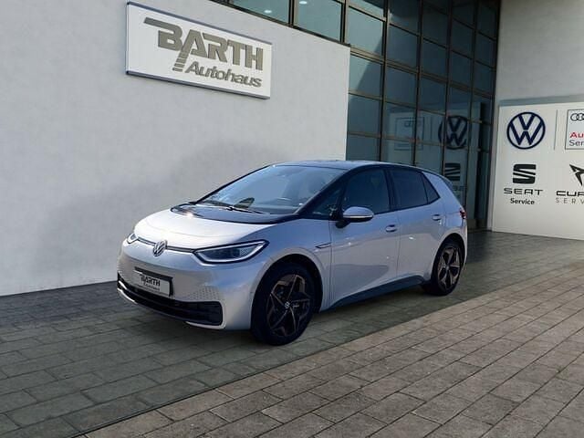 Scale silver (metallic) Gebraucht 2023 VW ID.3 Pro S Kleinwagen | 37.849 € (Teuer) - Bild 1/2