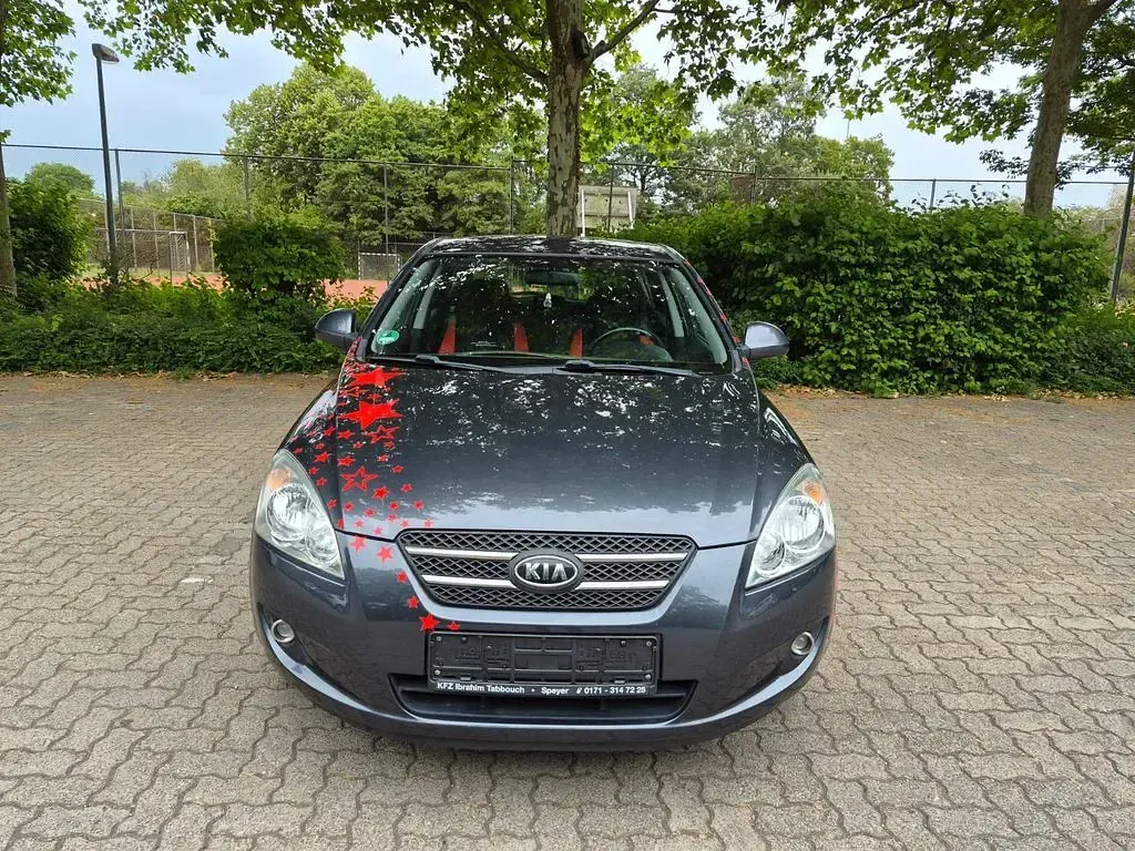 Gebraucht Kia Ceed LX 126 PS (92 kW) 2009 Grau Kleinwagen