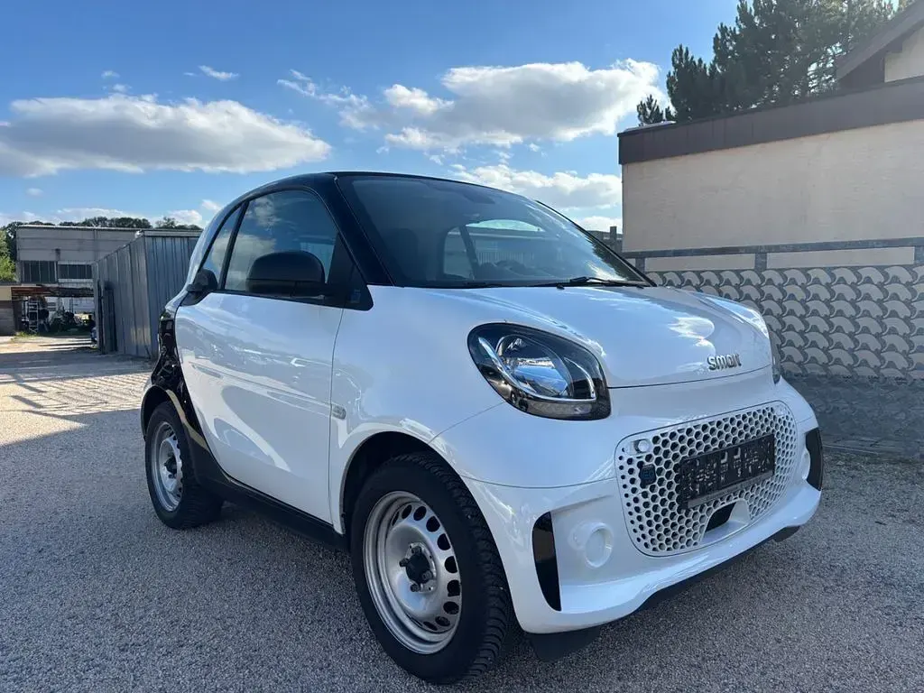 Gebraucht Smart ForTwo Electric Drive 60 kW (82 PS) 2023 Weiß Coupé